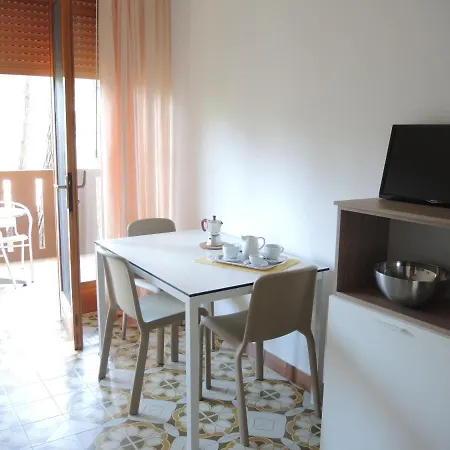 Corinzia アパート *